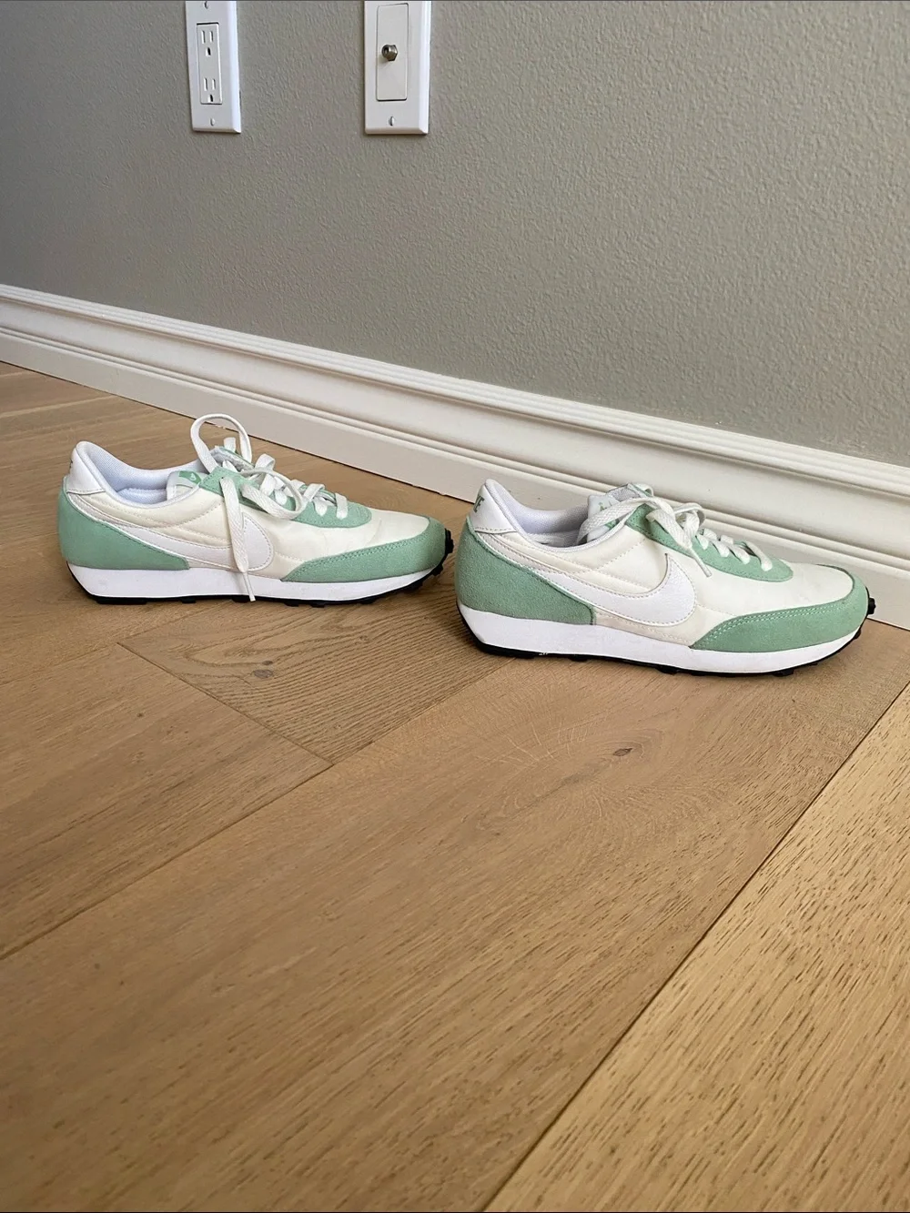 Nike Low-Top Athletic Sneakers in White and Mint